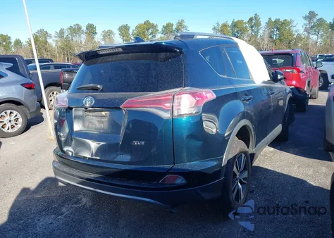 2017 Toyota Rav4 Xle z USA, uszkodzony, nr VIN JTMWFREV6HJ114933